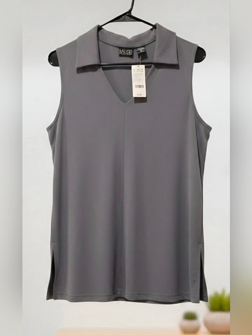 Sleeveless Collared V-Neck Top - Gray